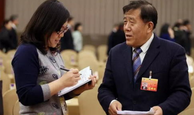 “外交部回应美籍华裔因间谍罪被伊朗判处十年”