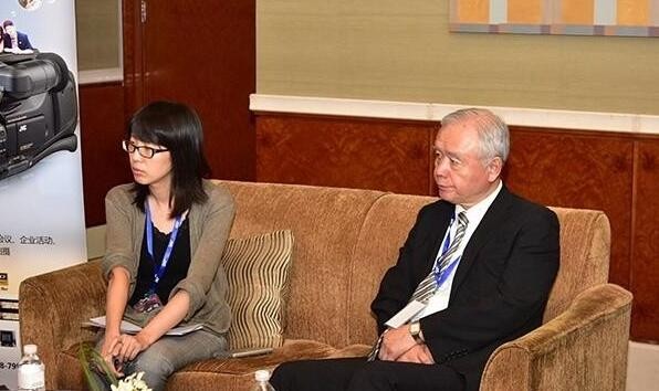 “中纪委曝光八起违反八项规定问题 违规收礼问题突出”