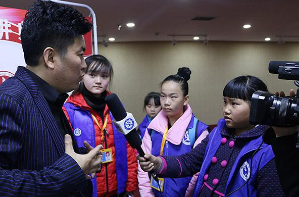 “杜润生追悼会举行 习大大江泽民胡锦涛等送花圈(图)”