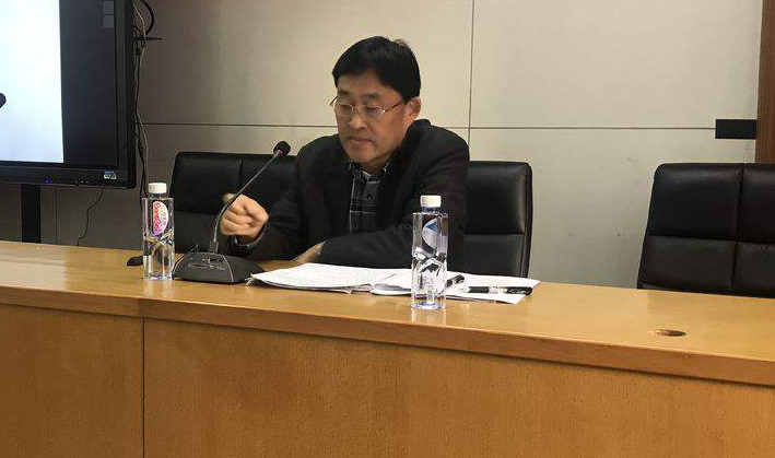 “教育部长陈宝生：高校必需一再正确政治方向 拽住教师教材两个关键”