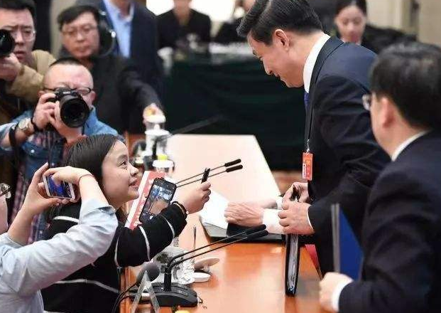 “两办：严防黑恶势力侵蚀基层政权”