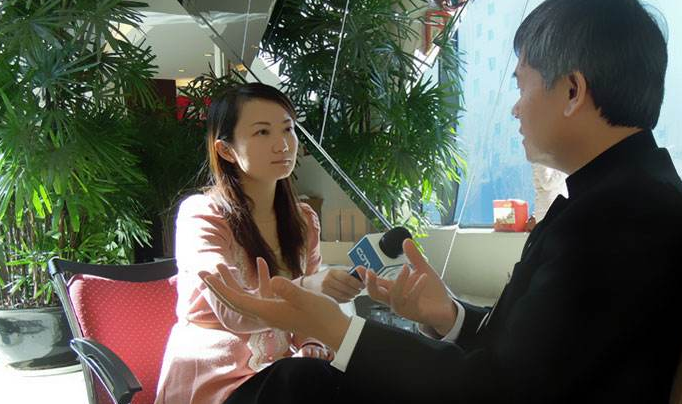 “华春莹连发三问，一针见血”