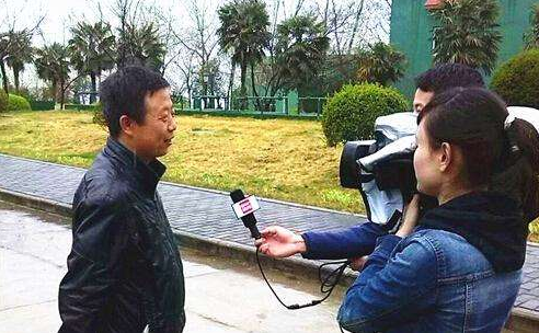 “快讯：李庄接受凤凰专访再曝猛料 称“王立军很凶残丑恶” 再遭网友群起炮轰”